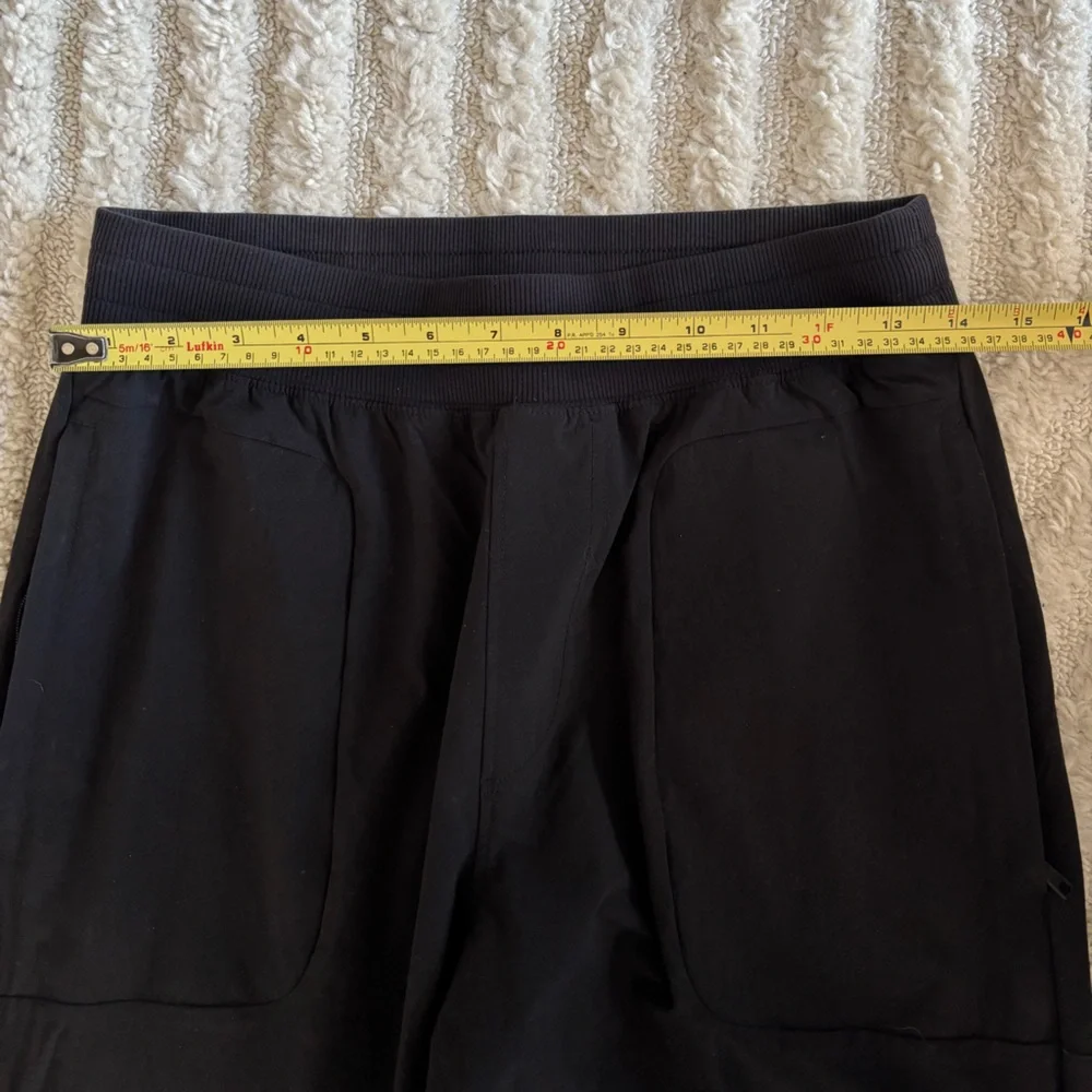 ALO Yoga Co-Op Joggers / Track Pants - Picture 9 of 10